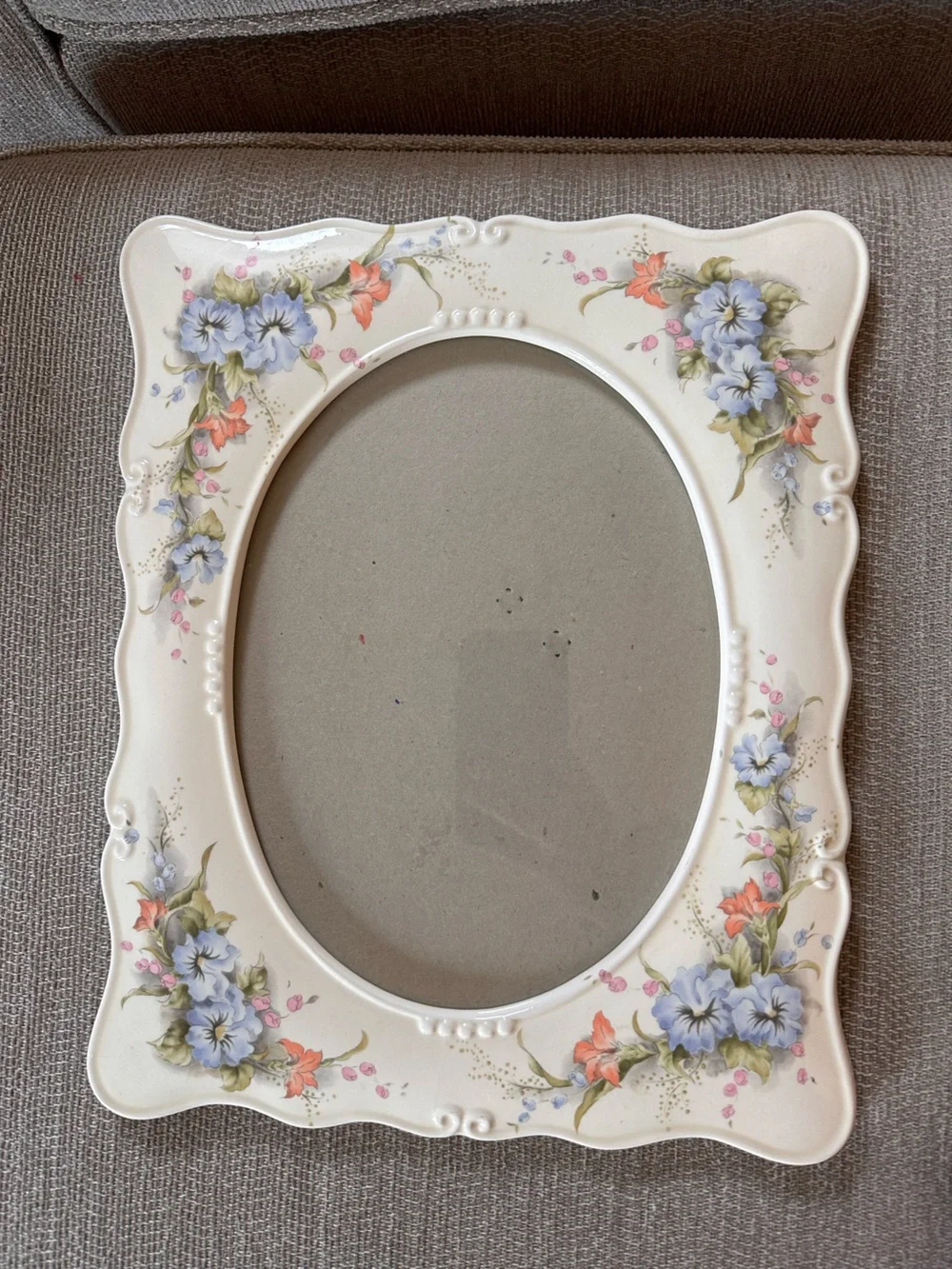 Vintage Floral Ceramic Oval Picture Frame - Pastel Blue & Pink Flowers